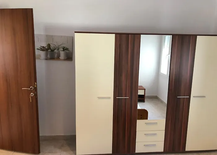 Irida Неа-Скиони