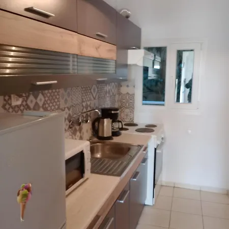 Irida ניאה סקיוני
