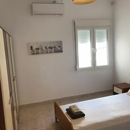 Irida דירה ניאה סקיוני
